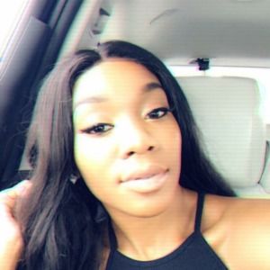 Meet your Posher, Derricka